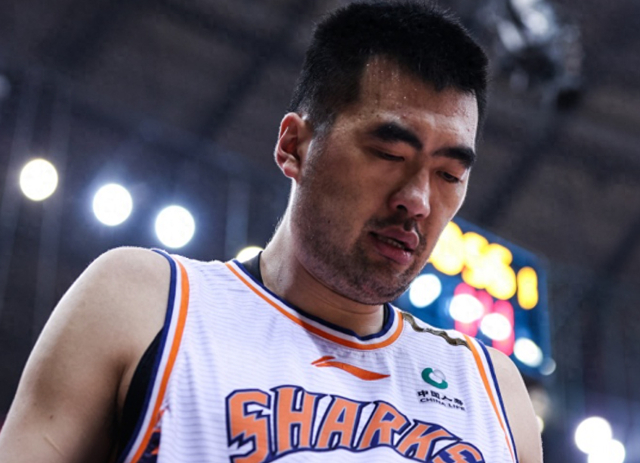 39岁张兆旭近况:转型当教练,2米2依旧强壮,娶1米5娇妻很幸福|杨翰森|上海男篮|篮板|杨瀚森|姚明_新浪体育_新浪新闻